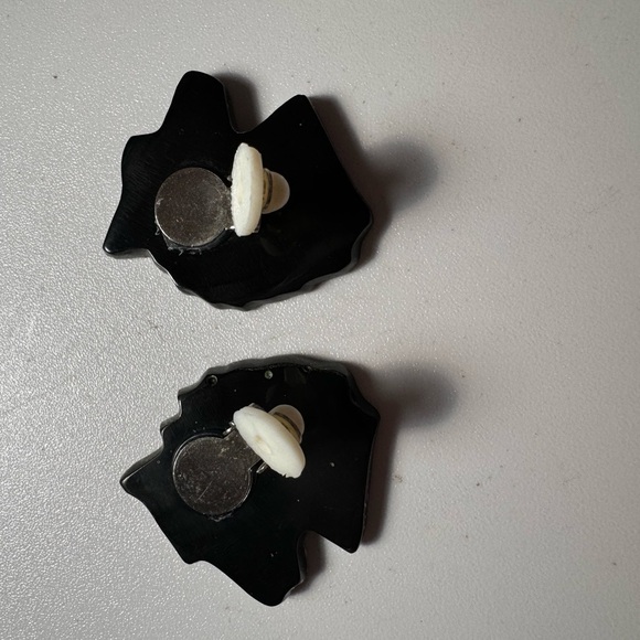 Vintage Enamel Earrings STALLION Horse brass Inlay wood clip on - Picture 4 of 4